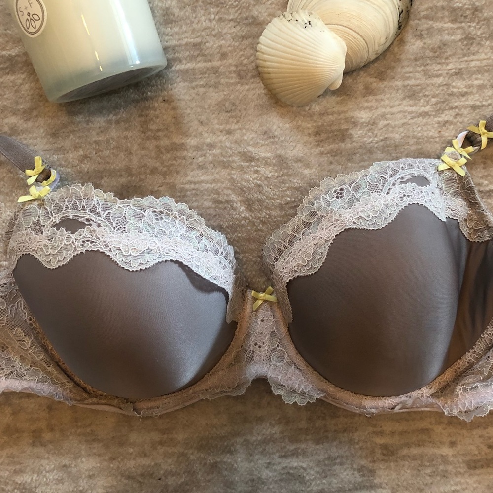 Lace trimmed Bra